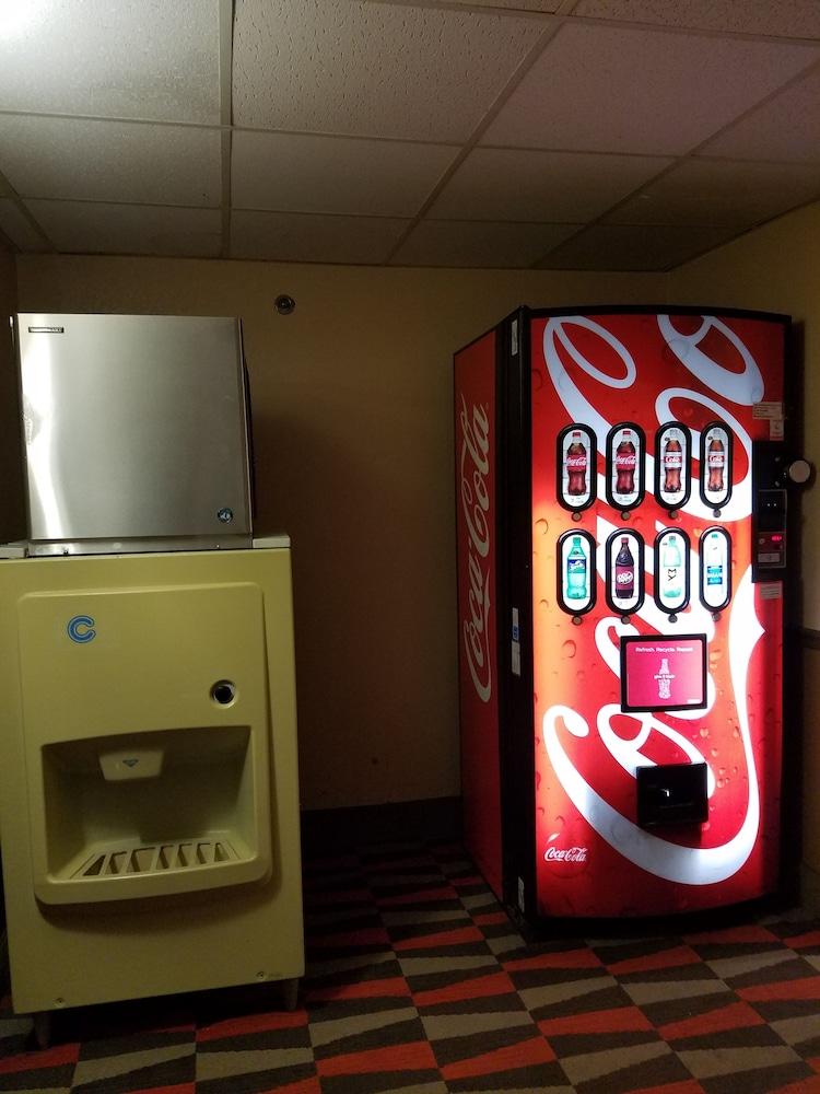 マイクロテル イン&スイーツ バイ ウインダム ガトリンバーグ エクステリア 写真